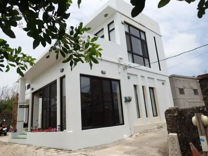 Flower House 51