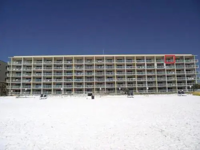 Pelican Isle 603 by RedAwning