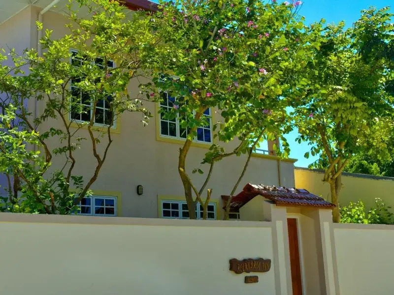 Holhudhoo Inn Maldives