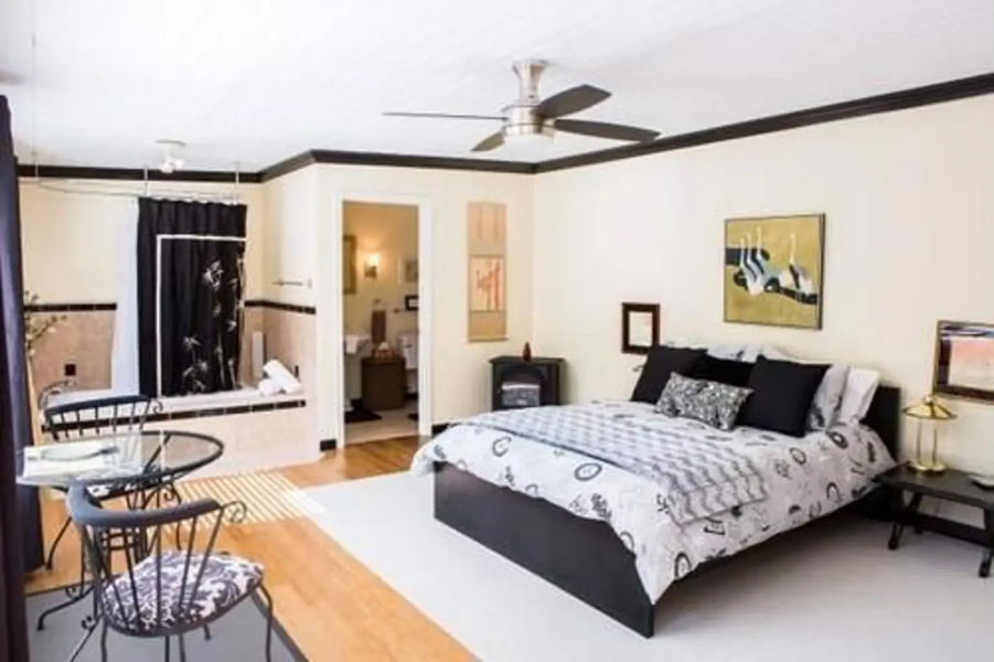 Whitley House Bed & Breakfast