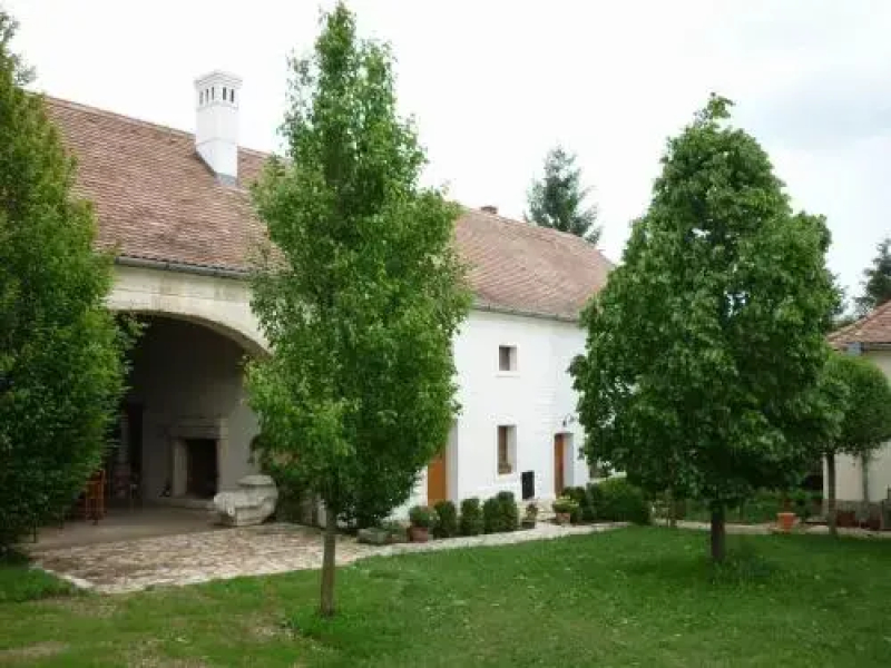 Sárffy House