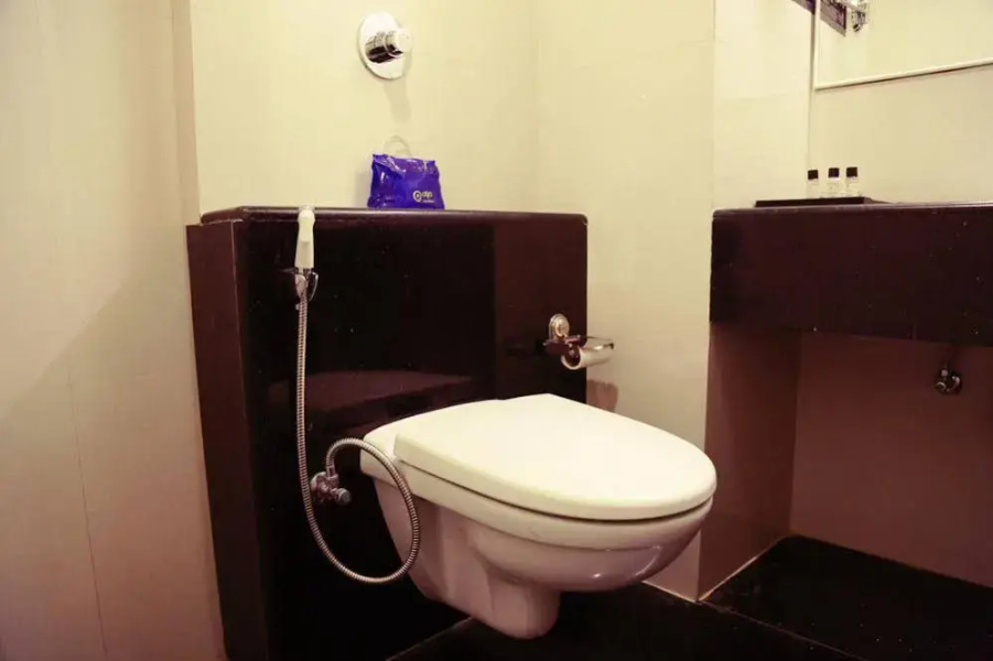 OYO Premium Chinchwad
