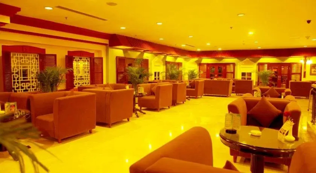 Maxcourt Hotel