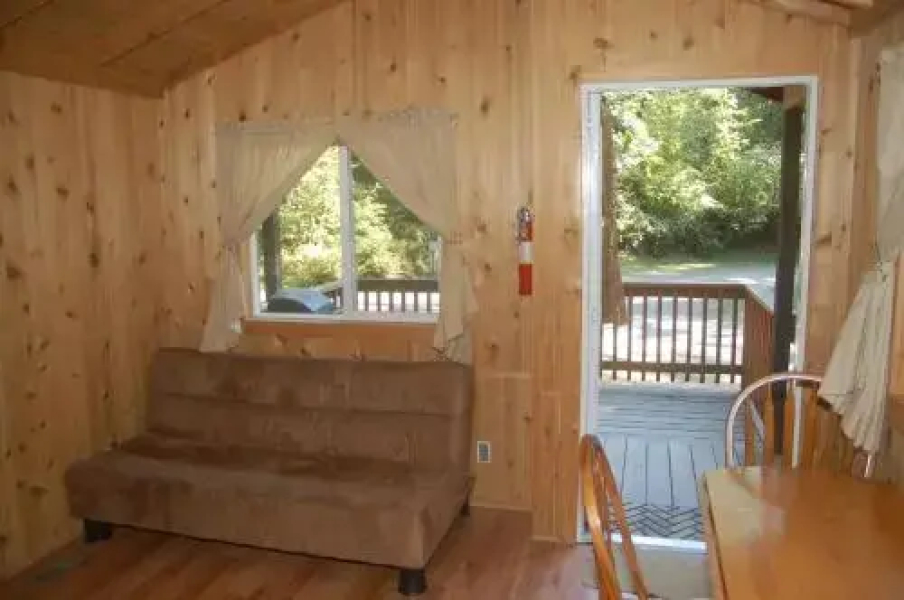 Chehalis Camping Resort Studio Cabin 4