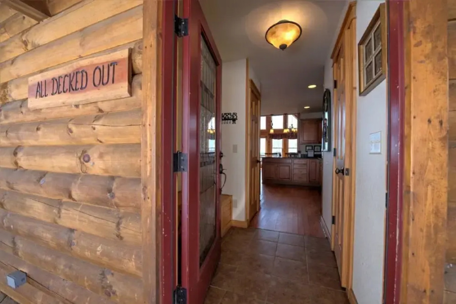 All Decked Out - 4 Br Cabin