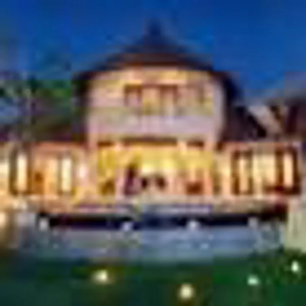 Ocean View Frangipani Villa and Spa