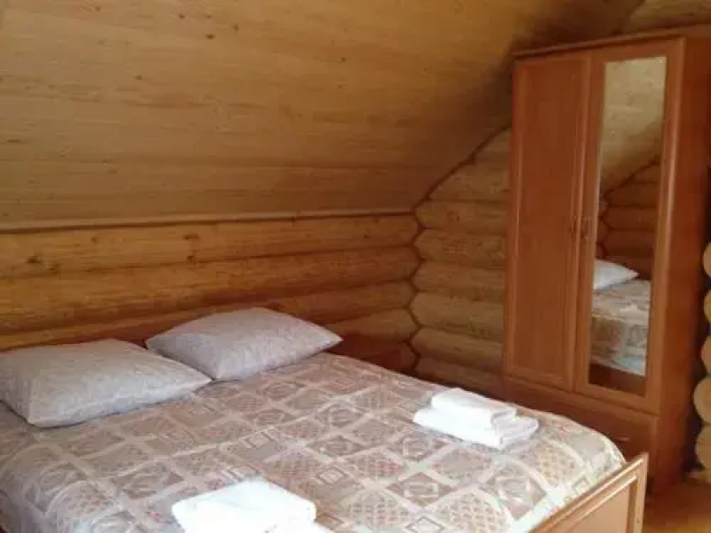 Smerekovyi Dvir