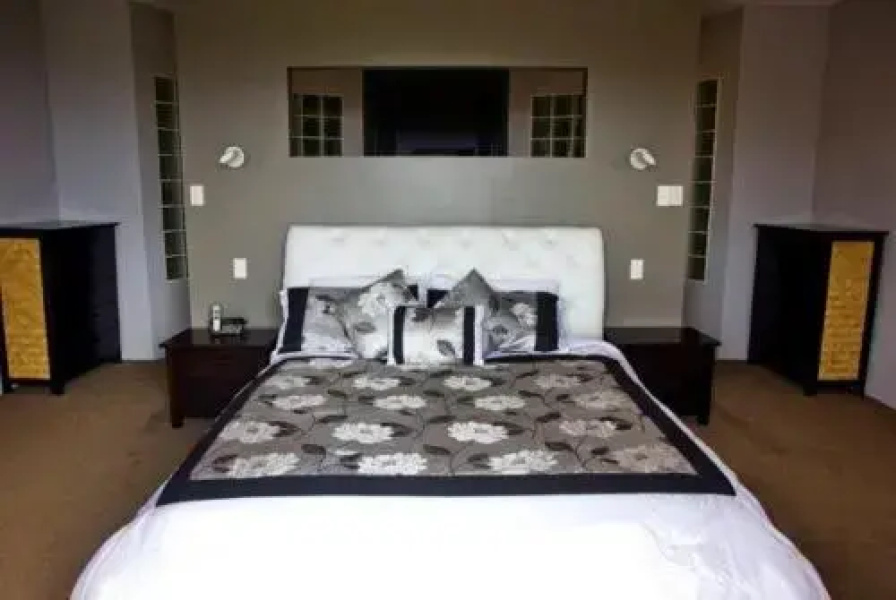 Iro Luxury Retreat
