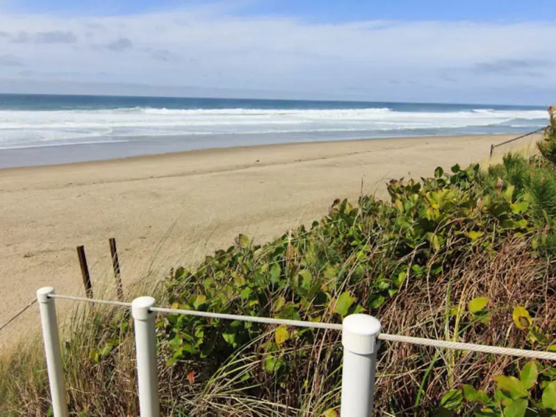 Neptune's Retreat - 3 Br home by RedAwning