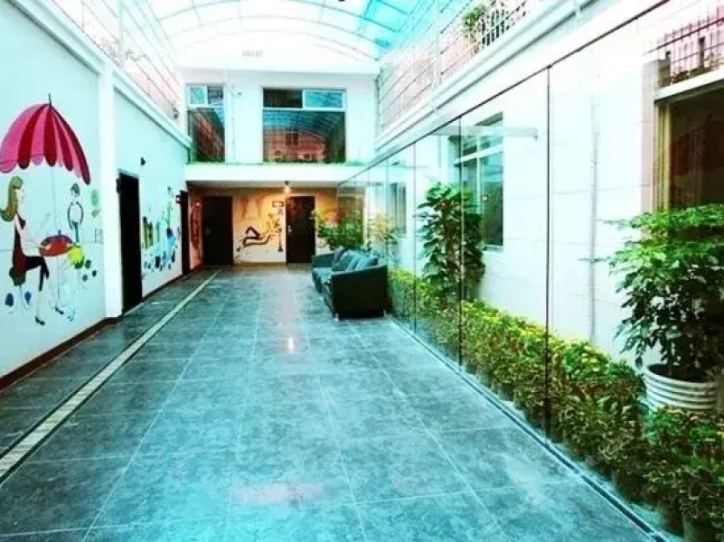 Hechi Chunjiang Business Hotel