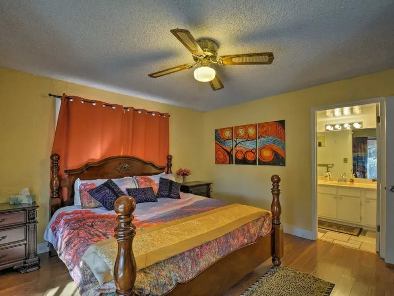 Charming Home With Some Red Rock view