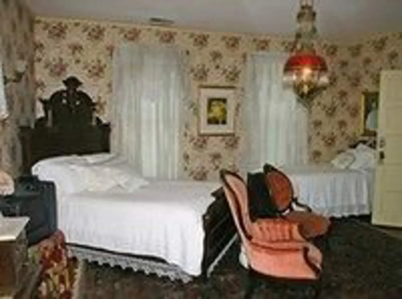 Magnolia Grove Bed And Breakfast
