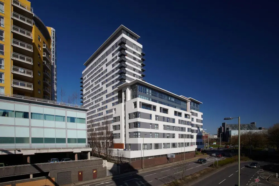 Skyline Plaza By Esa
