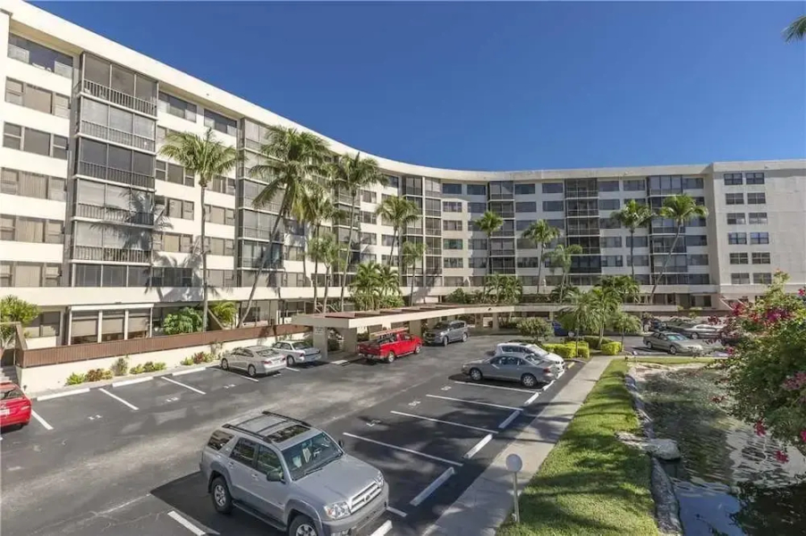 Harbor Towers Yacht & Racquet 324 - One Bedroom Condo