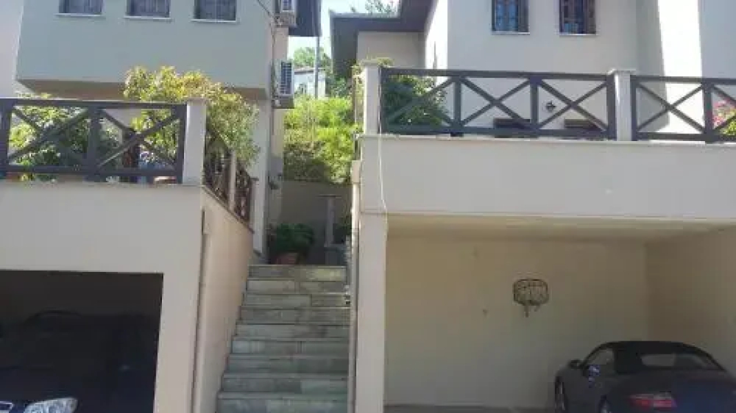 Rinoulas Traditional Houses