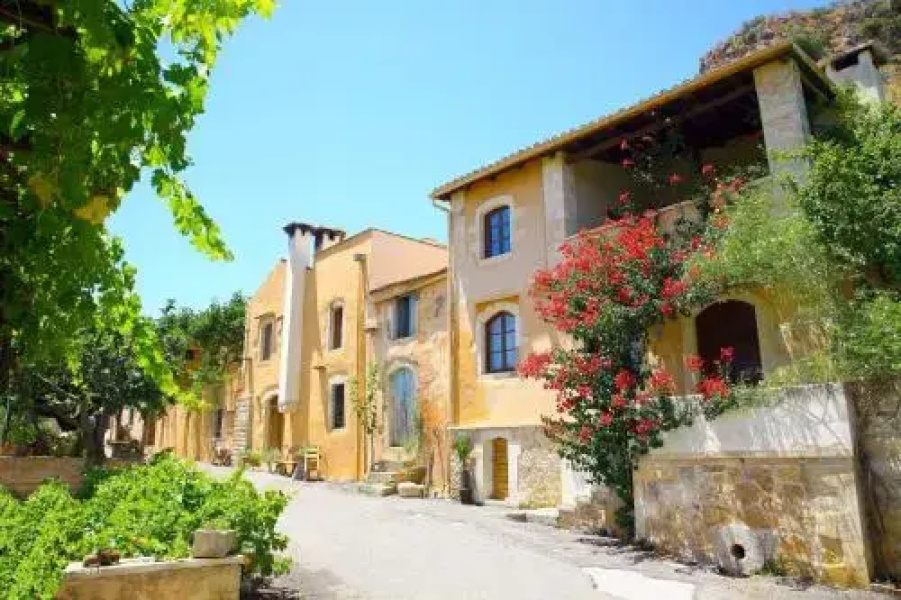 Kamares Houses