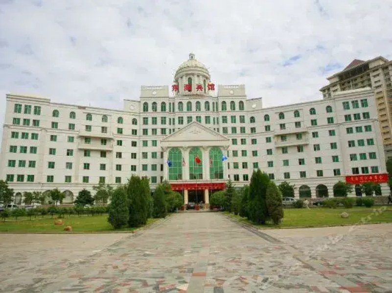 East Lake Century Hotel