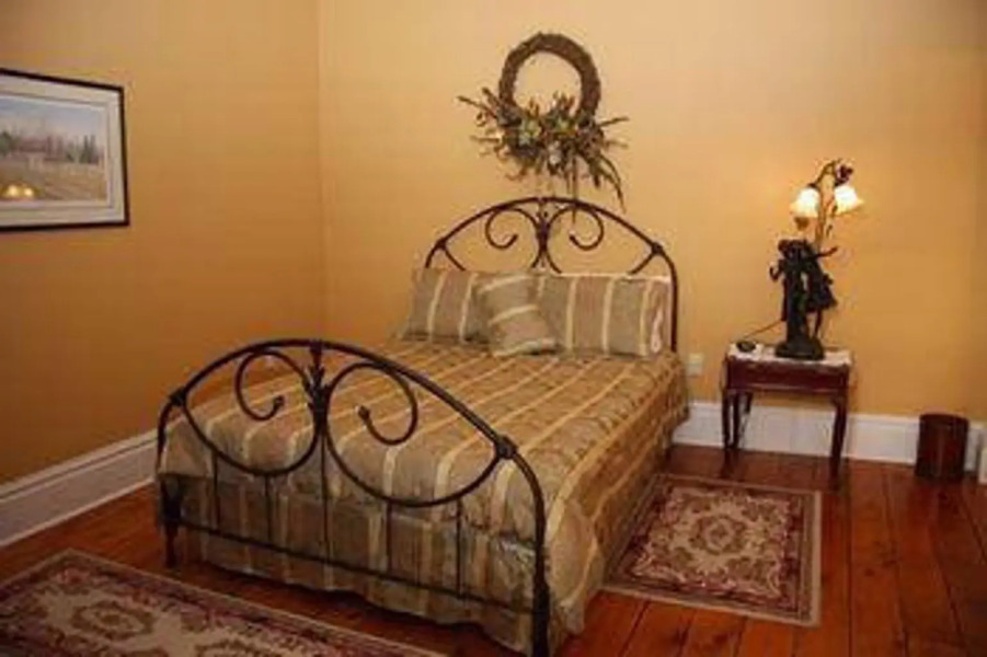 The Harbourfront Inn