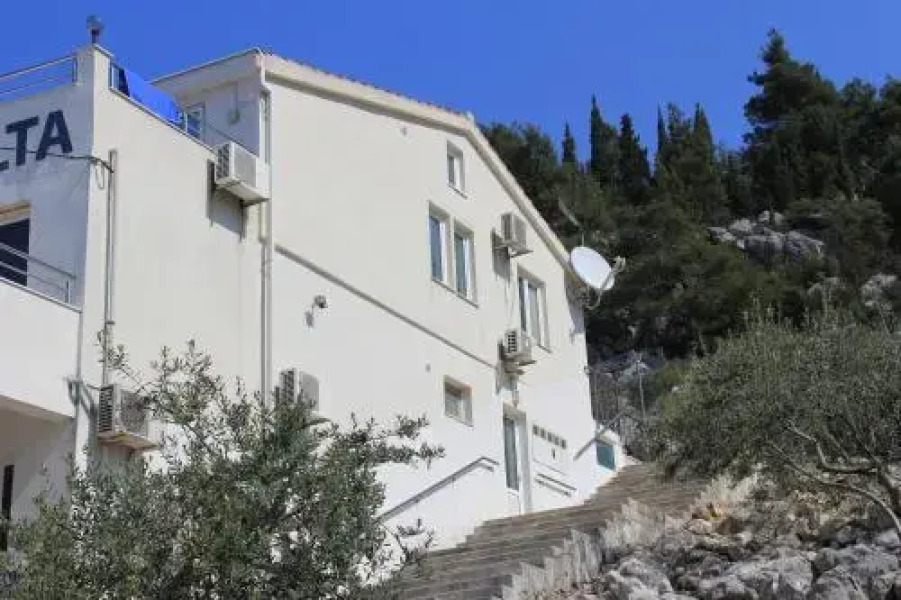 Villa Delta Apartments