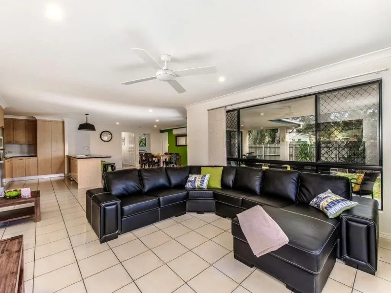Coolum Waves Pet Friendly Holiday House