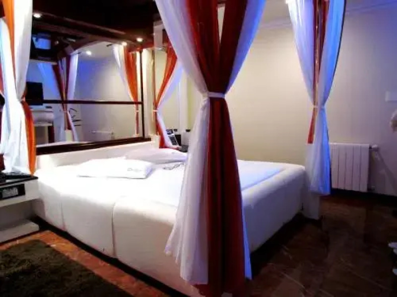 Motel Giro D'Agua