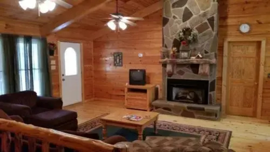 Mountain Dreams - 4 Br home by RedAwning