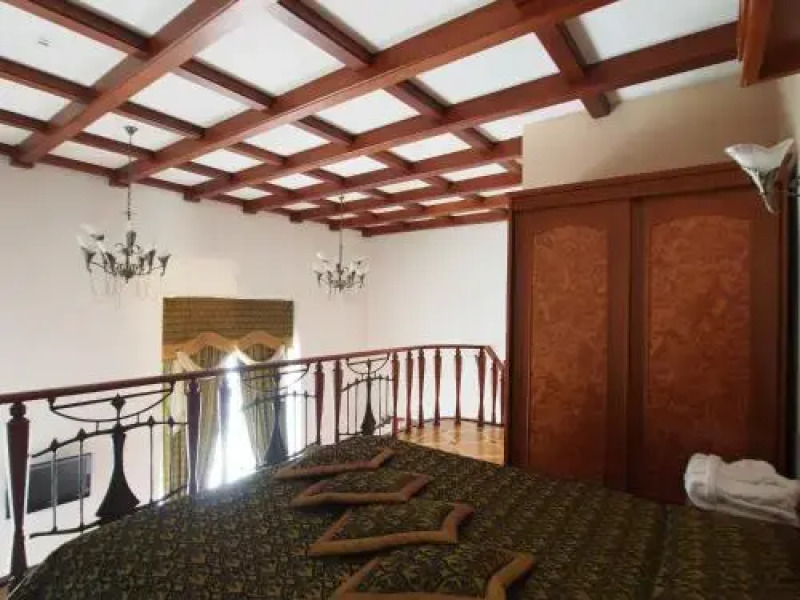 Mirskiy Castle