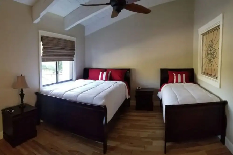 Poinciana w-Hot Tub-Walk to the beach