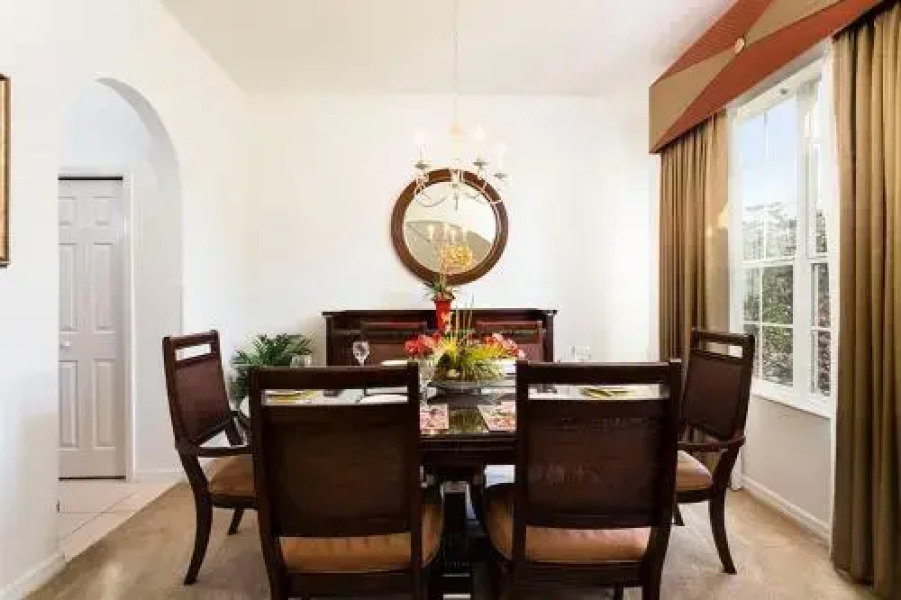 Tommy Bahama Reunion Estate