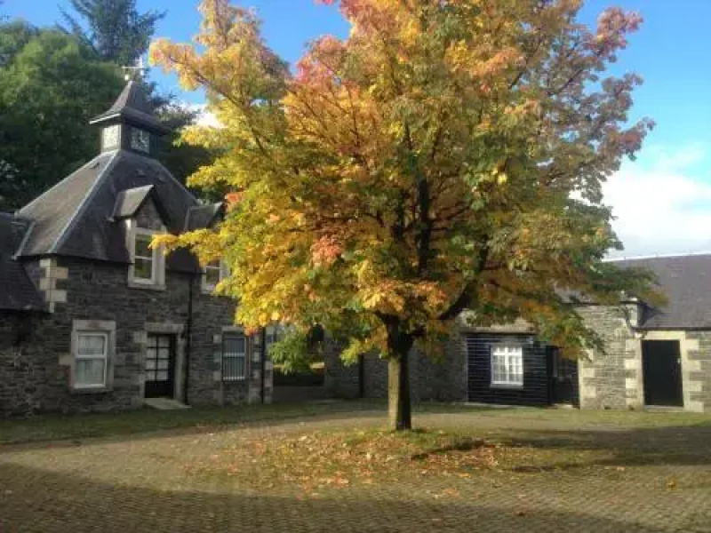 1 bedroom property in Peebles. Pet friendly.