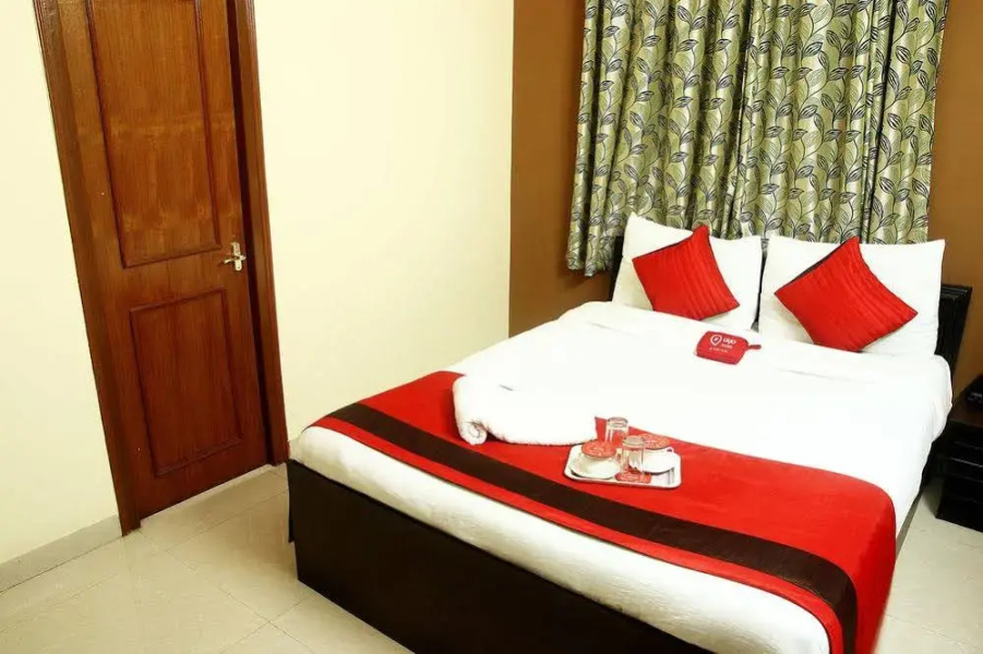 OYO Rooms Newtown AI Market