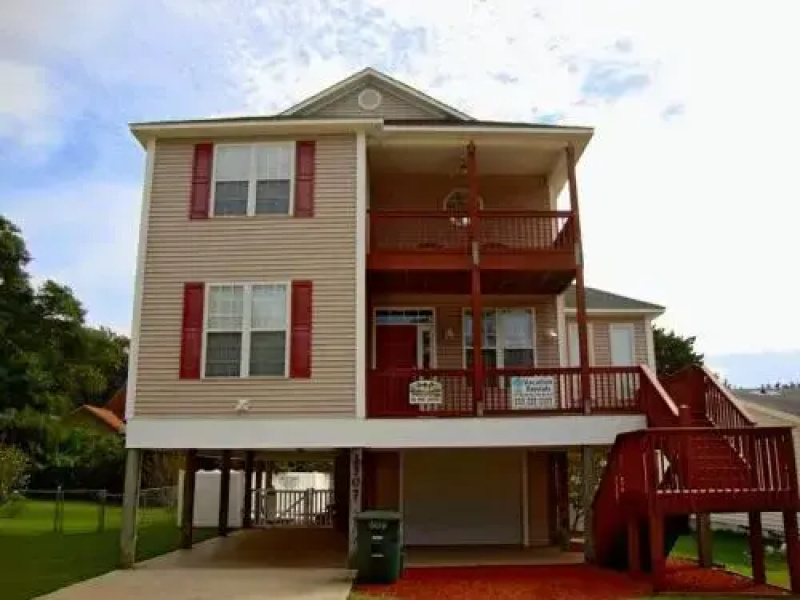 Sea What Happens 4 Br home by RedAwning