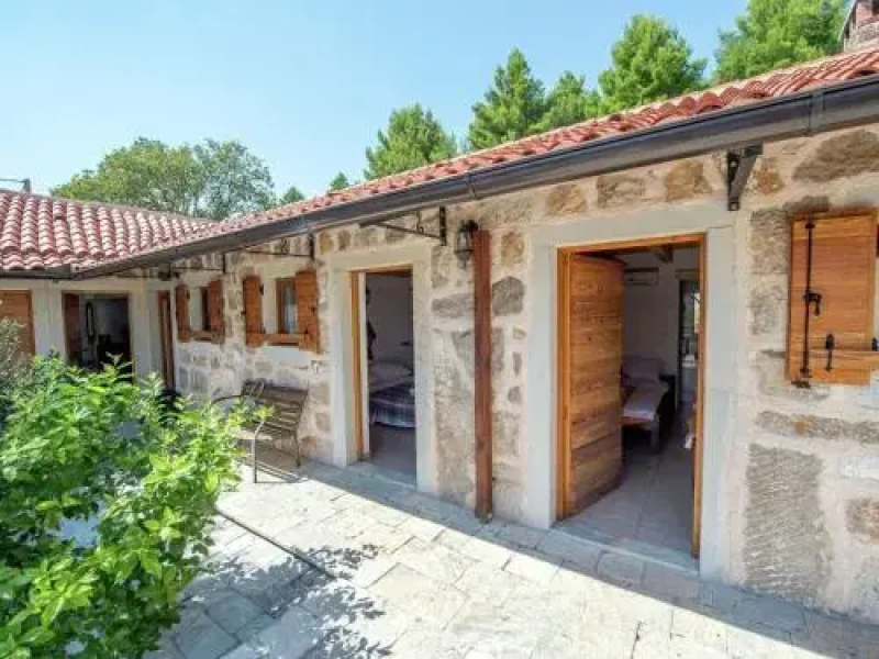 Villa Jucinovi Dvori