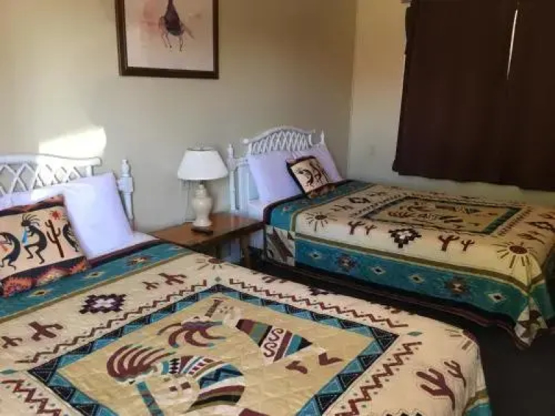 Sun -N- Sand Motel