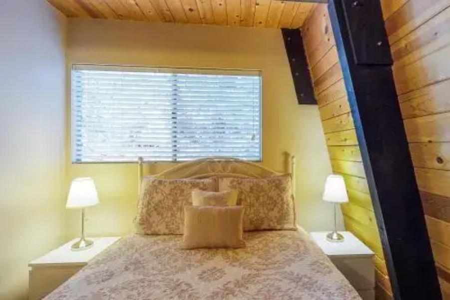 Canterbury Kings Beach Treehouse