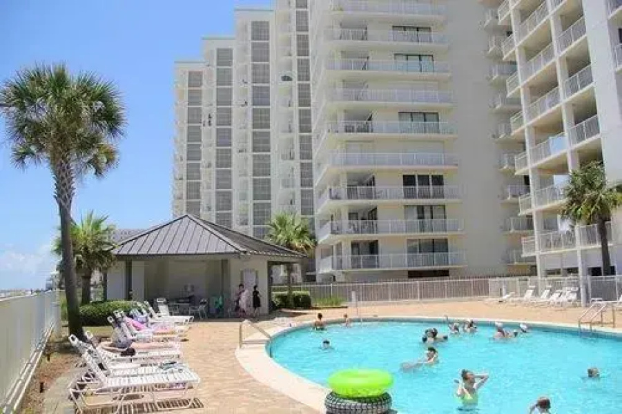 Windward Pointe 401 by RedAwning