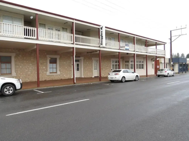 Smugglers Inn Apartments