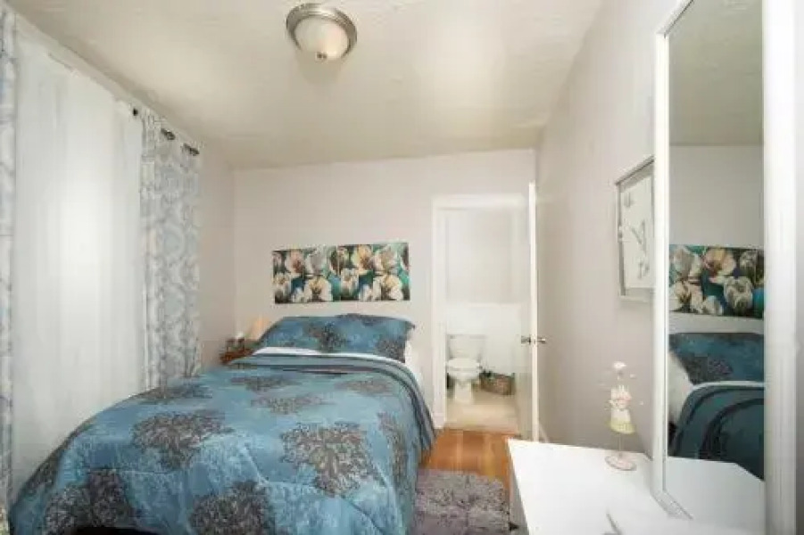 Longwood Medical one bed