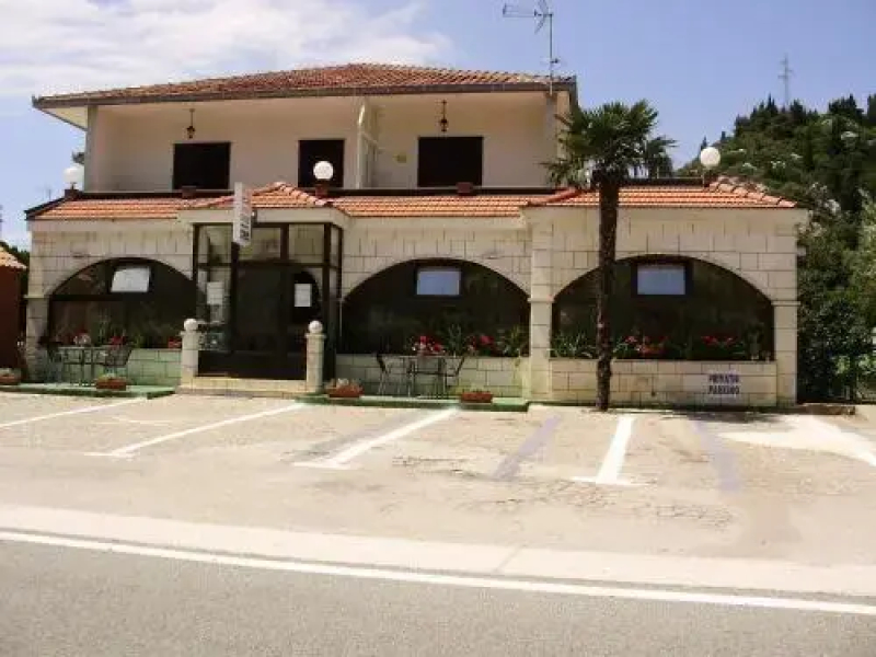 Jezera Rooms