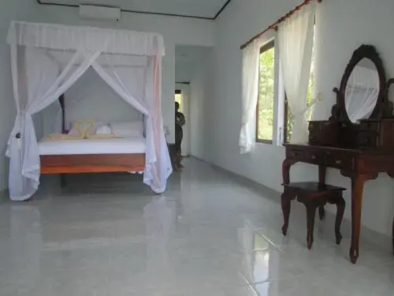 Warung Jemeluk & Home Stay