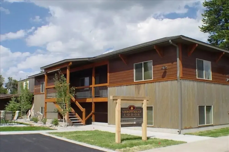 Arrowhead Lodge
