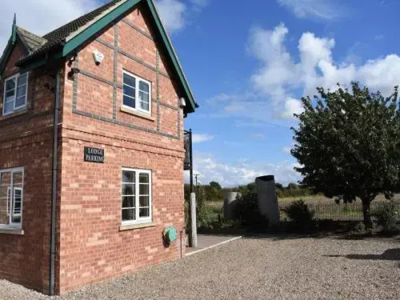 Lincoln Lodge with Private Hot Tub