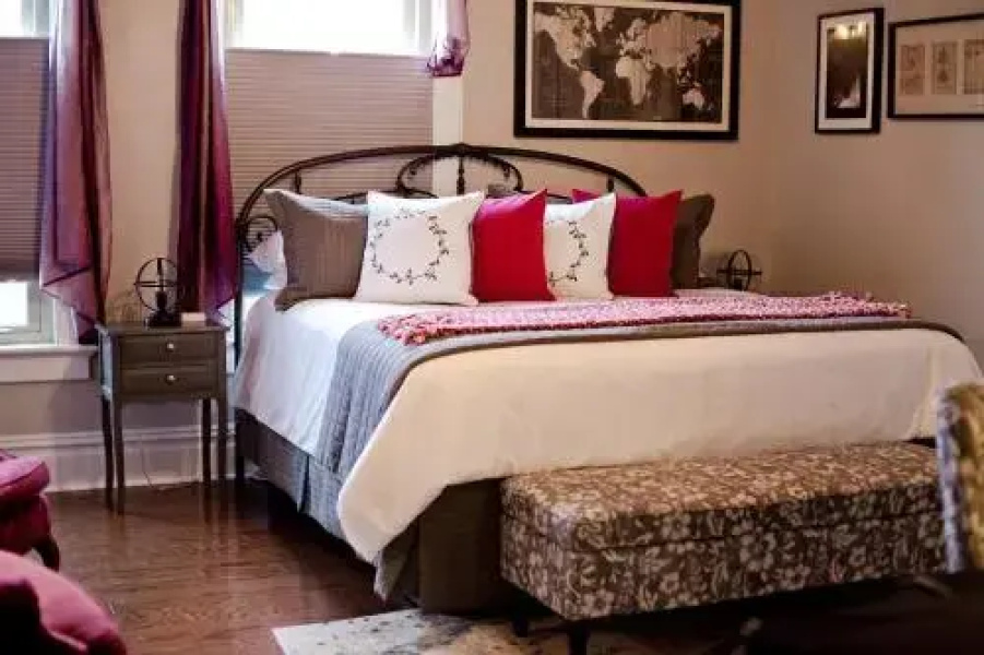 Hart House Bed & Breakfast