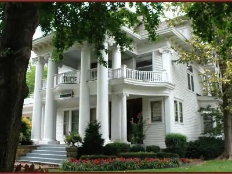 Hayes House Luxury Suites