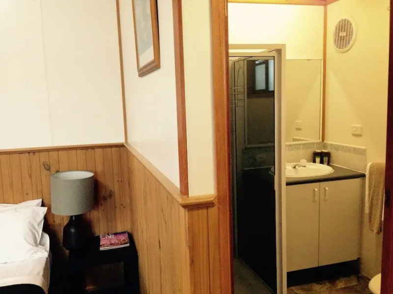 Great Ocean Road Motor Inn Cottages