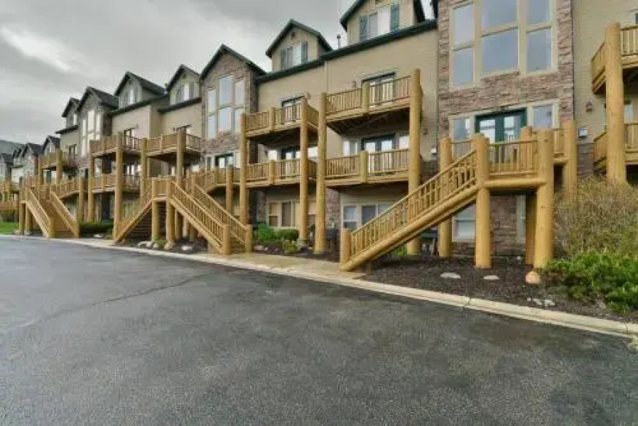 Moose Hollow Condo #209 at Wolf Creek Resort Near Powder Mountain, Snowbasin, Nordic Valley And Pineview in Eden Utah