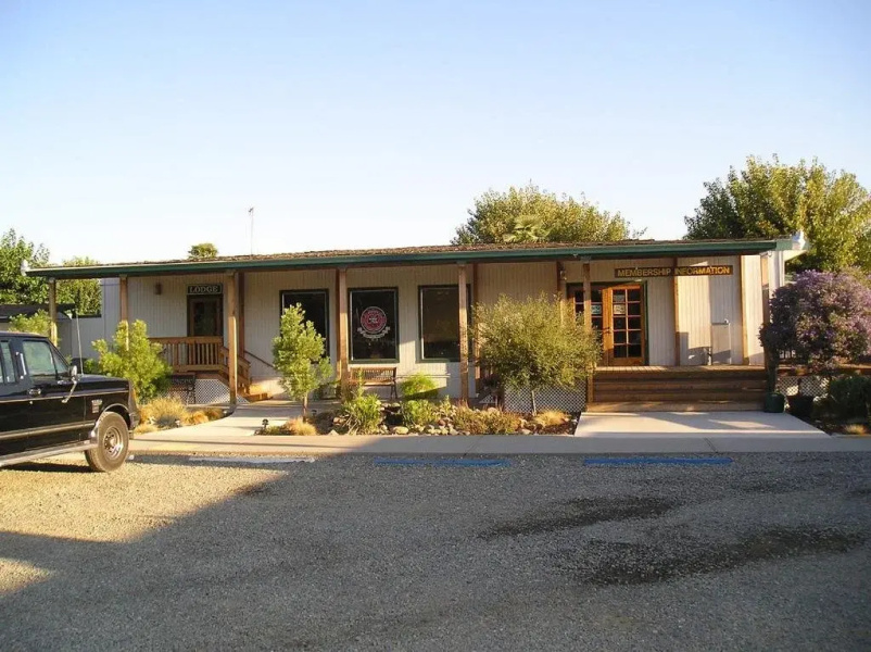 Lake Minden Camping Resort Cottage 7