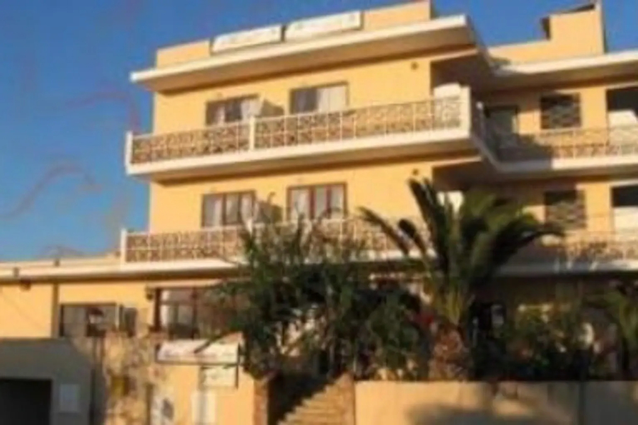 Hostal Cala Llombards