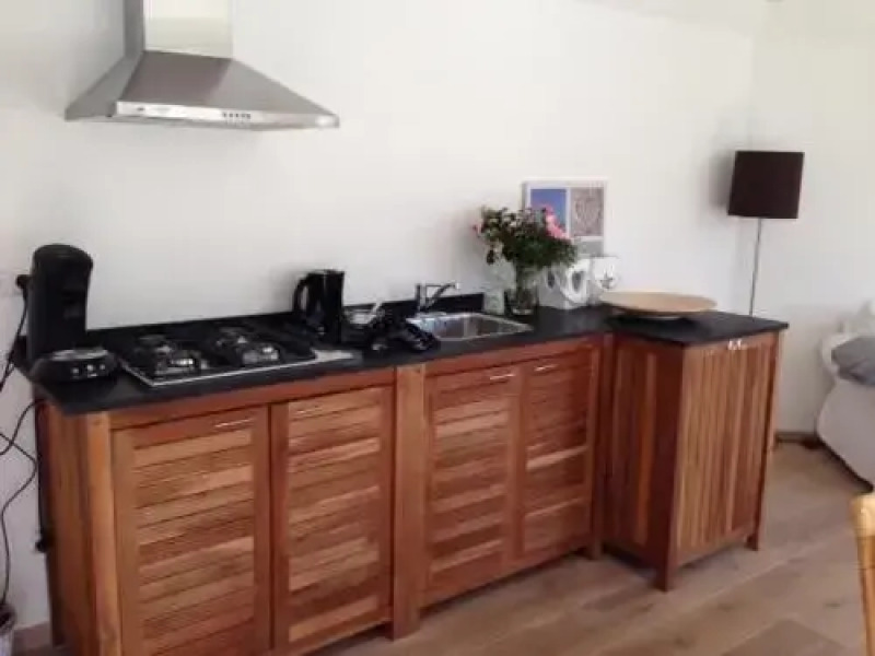 Witte huisje aan zee