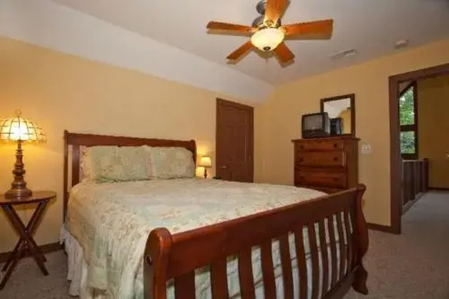 Beech House - 2 Br home by RedAwning